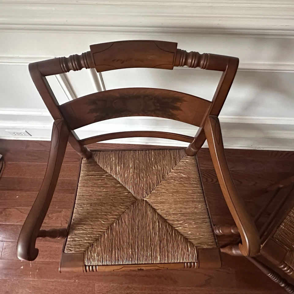 Juego de ocho sillas de comedor Hitchcock vintage con plantilla de cosecha decoradas de arce Foto 4 de 4