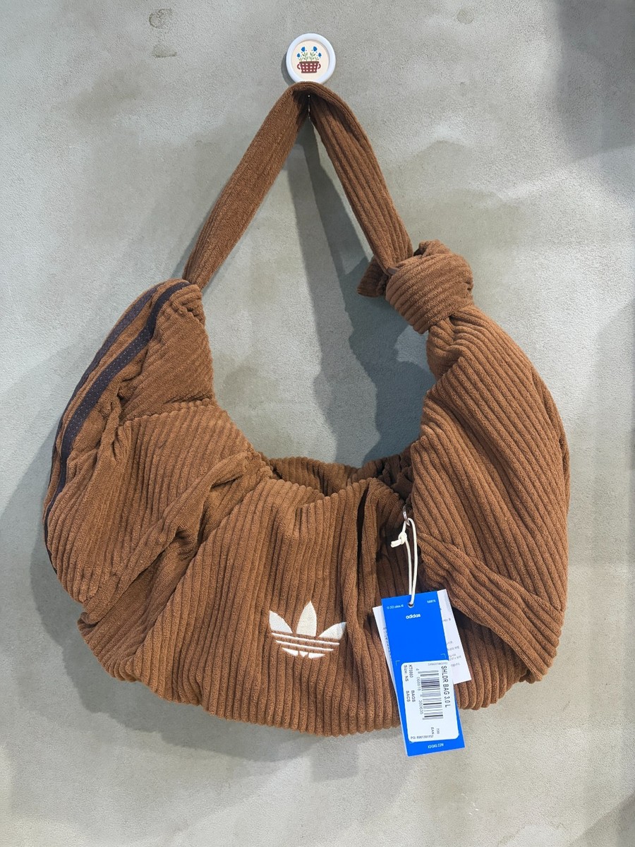 ショルダーバッグ adidas Fashion Street Shoulder Bag Yu-co adidas ファッションストリートショルダーバッグ L Yu-co着用モデル