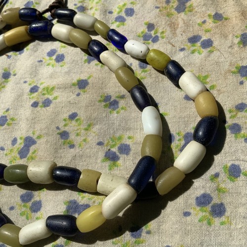 Rara collana perle commercio vetro nativi americani 1600 blu cobalto bianco giallo - Foto 4 di 9
