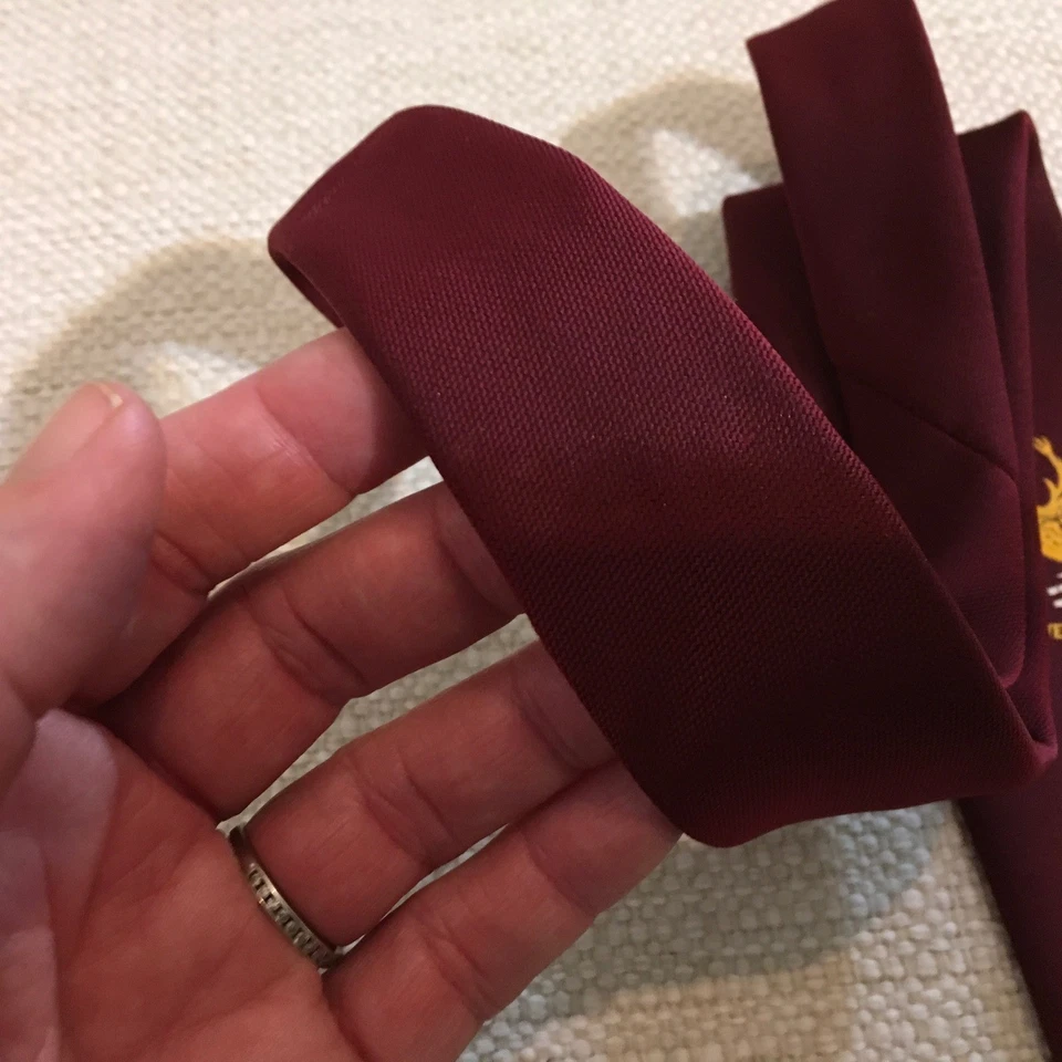 Corbatas Granate Inverness Kyle Ferrocarril Corbata Emblema Ciervo 100% Poliéster Club Escocia Foto 4 de 4