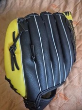 Black/Yellow ball Glove