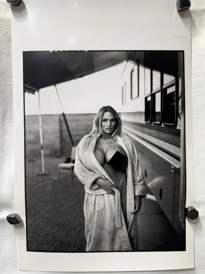 Adult Pin-Up Star Poster 11X14: Lisa Lipps Sexy On Set Candid Classic - Image 2 of 2