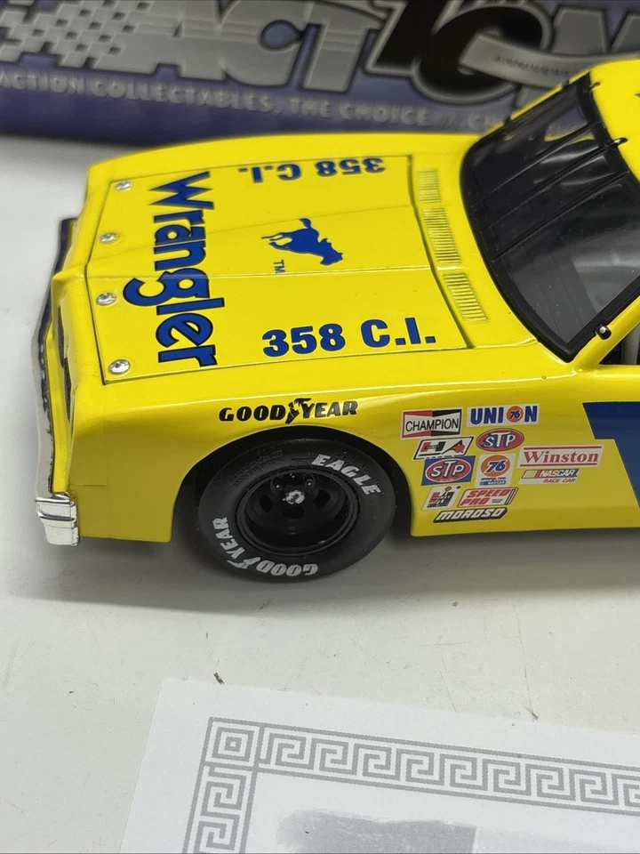 Pontiac Ventura 1979 Action 1/24 Dale Earnhardt Legendary Series #15 Wrangler Foto 4 de 4