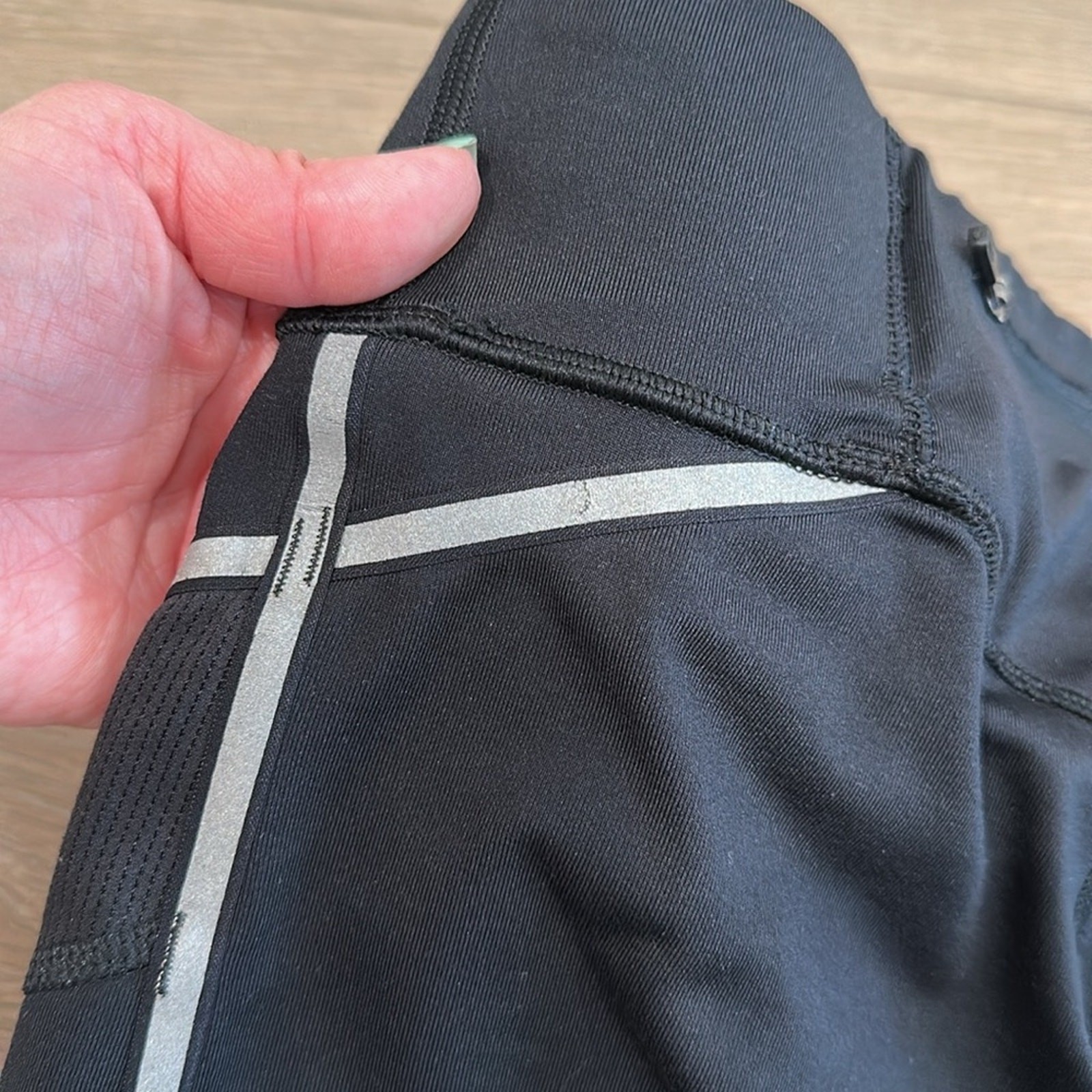 ATHLETA Black Reflective Stride Active Workout Gy… - image 13