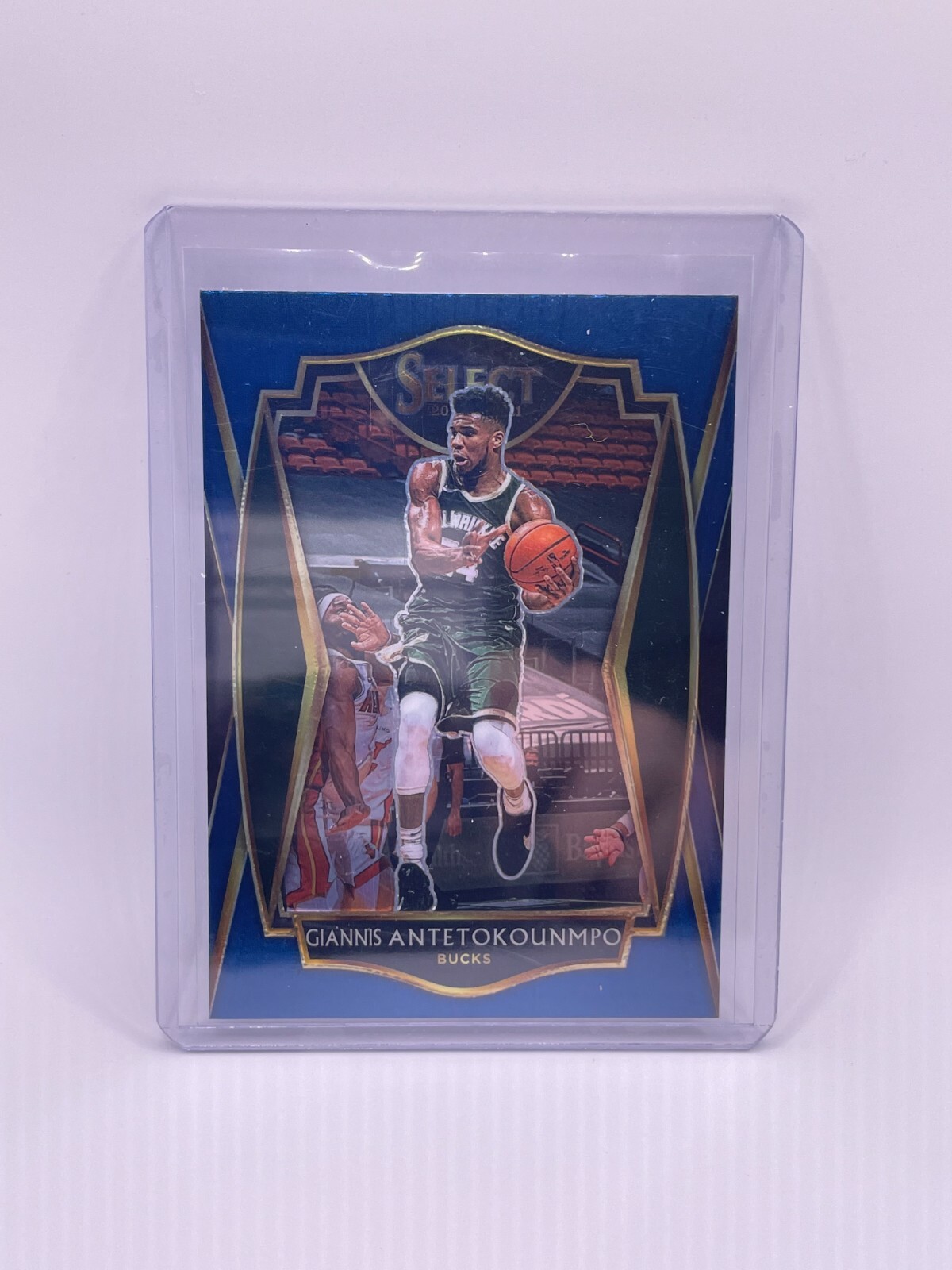 2020-21 Panini Select Giannis Antetokounmpo #117 Premier Level Blue - MIL Bucks