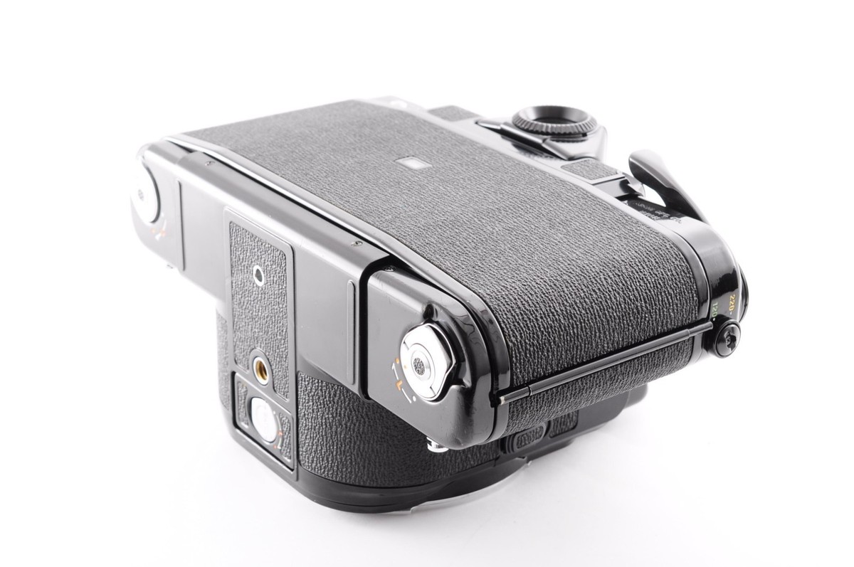 Pentax 67 TTL Exc+++ Medium Format Film Camera Body Only SN