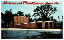 Postcard MUSEUM SCENE Macon Georgia GA o/19 AT0765