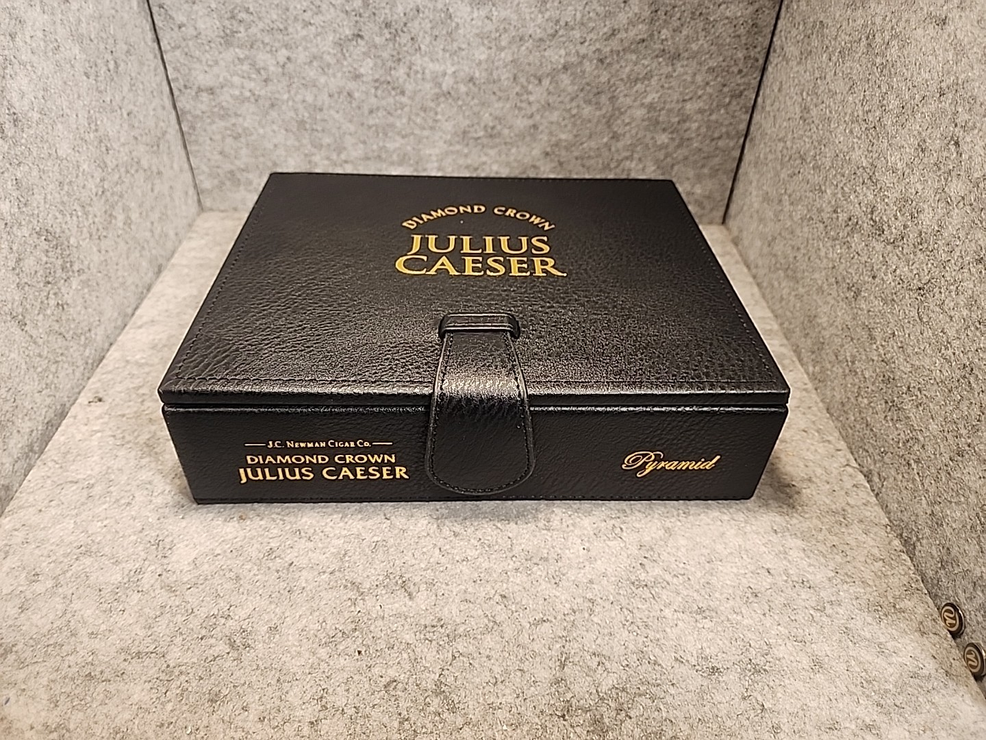 Julius Caeser Diamond Crown Pyramid Leather Cigar Box (Can Be A Travel Case)