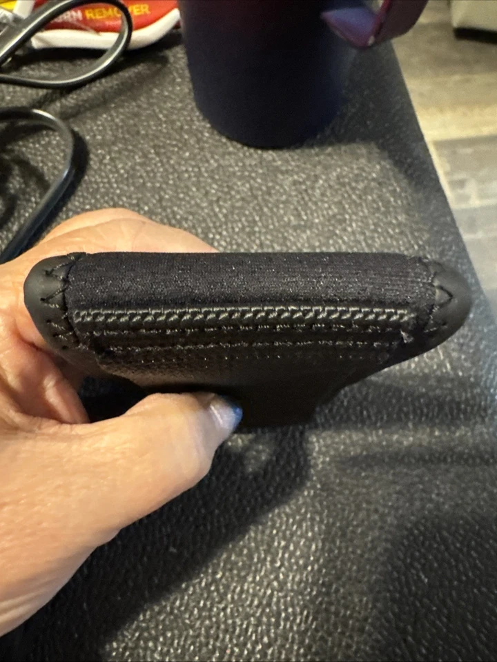 Lowepro Compact Flash Drive Carrying Case For Belt Loop DMC-V - Image 4 of 4