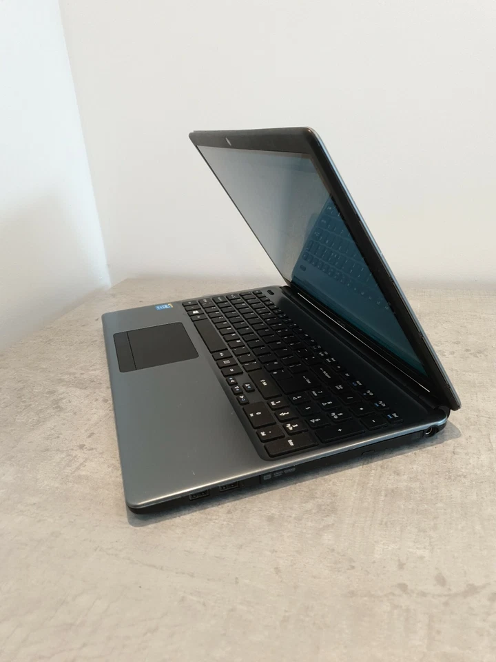 Acer E1-572p - Image 3 of 4