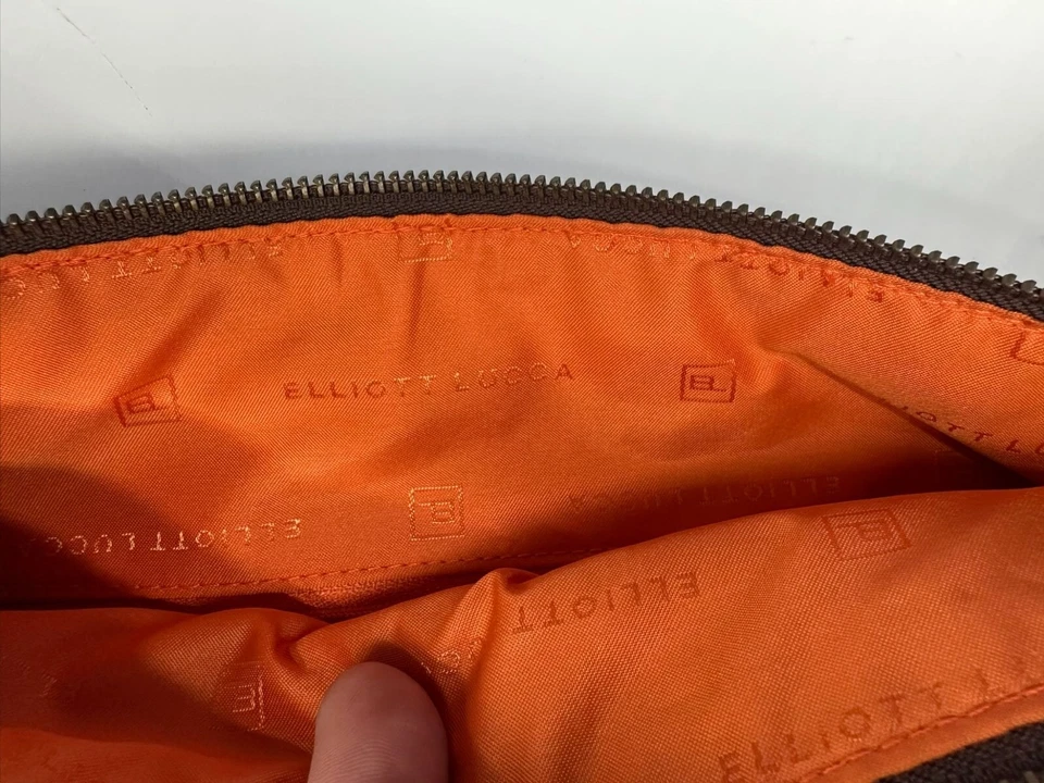 Bolso de hombro Elliott Lucca brocado con adornos de cuero y detalles de borla Foto 4 de 4