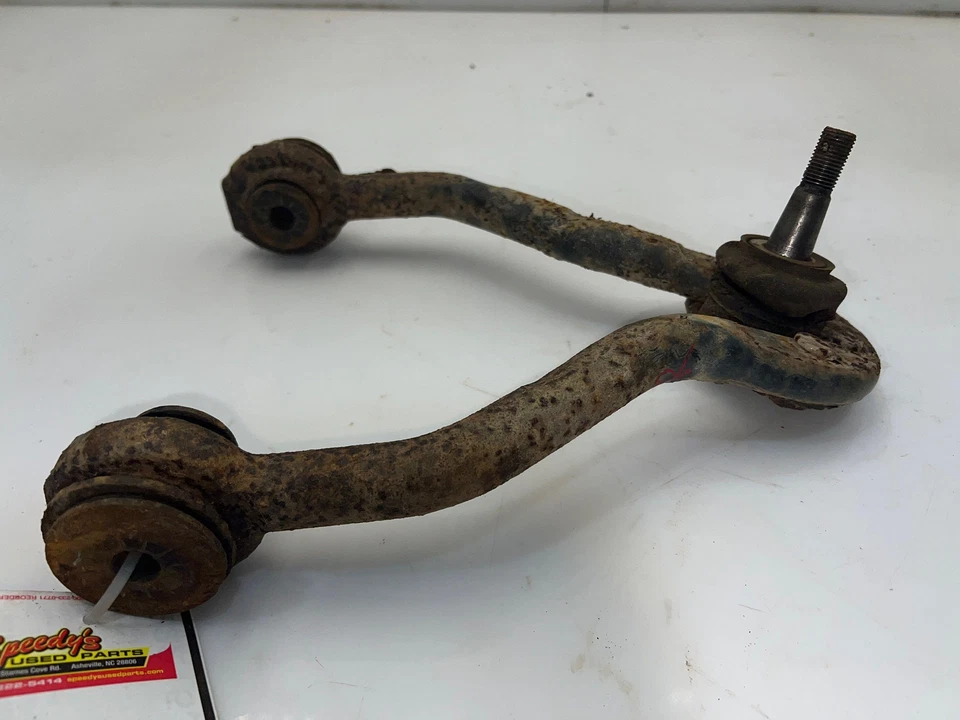 1988 - 98 Chevy C1500 4x4 Front Upper Control Arm RH Passenger Side OEM 12388432 - Image 4 of 4