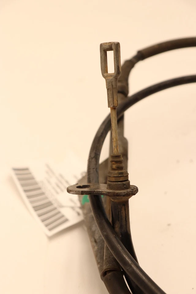 Cable freno estacionamiento trasero izquierdo nissan nv2500 2012-2021 OEM Foto 3 de 4