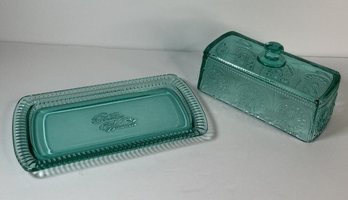 Pioneer Woman Butterdose Adeline geprägtes Pressglas (türkis/grün) EUC - Bild 4 von 5