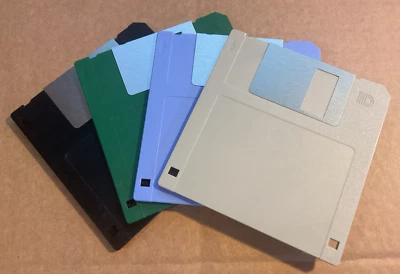 Single 3.5 Inch 1.44 Mb Floppy Disk + Label Classic Retro Vintage Storage