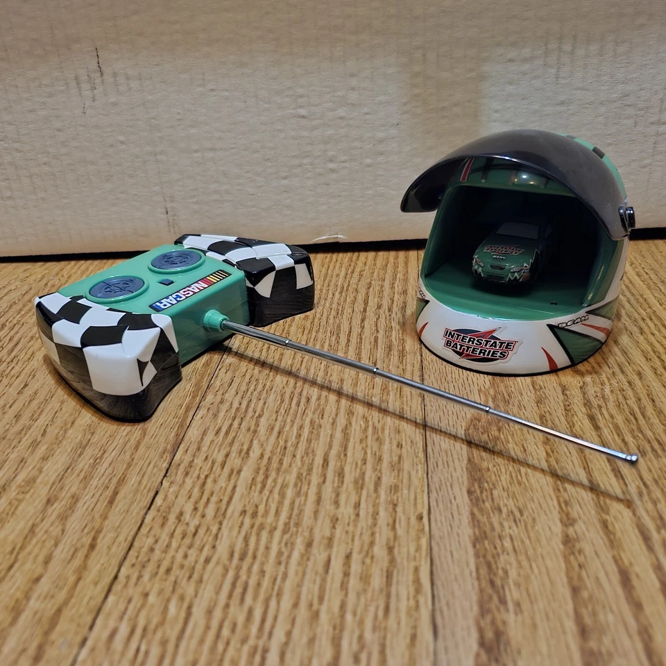 Cargador de coche y casco Road Champs #18 Nascar Bobby Labonte RC probado 1:64 Foto 2 de 4