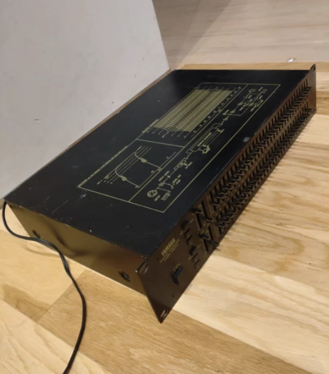 YAMAHA Q2031A GRAPHIC EQUALIZER 2-Channel 31-Band 2U AC100V 50/60Hz 18W - Image 2 of 4