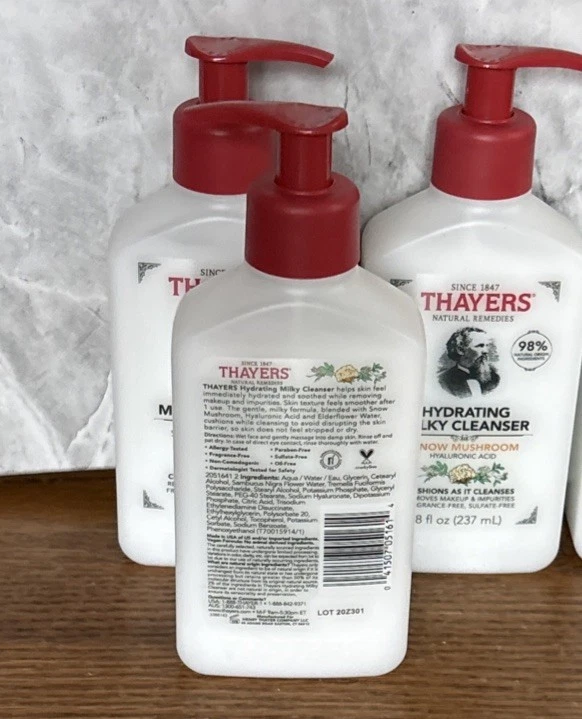 (4) Limpiador facial hidratante lechoso THAYERS con lavado con ácido hialurónico para hongos de nieve Foto 2 de 4