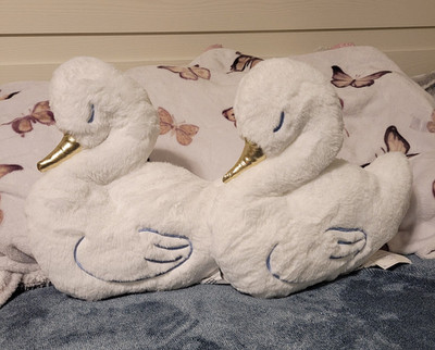 Target Bullseye Playground  Swan Pillows With Gold Beaks, NWT  Bundle Of 2