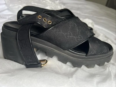 Gucci Women's GG lug sole sandal Size 40 (US 10), Black, Authentic - Photo 1/4