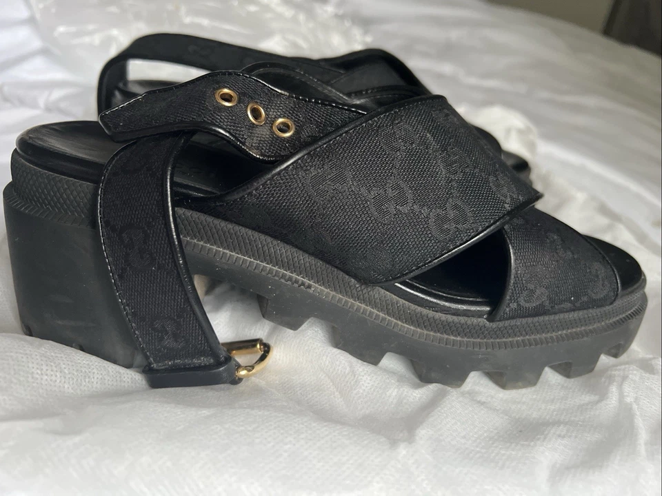 Gucci Women's GG lug sole sandal Size 40 (US 10), Black, Authentic - Photo 1/4