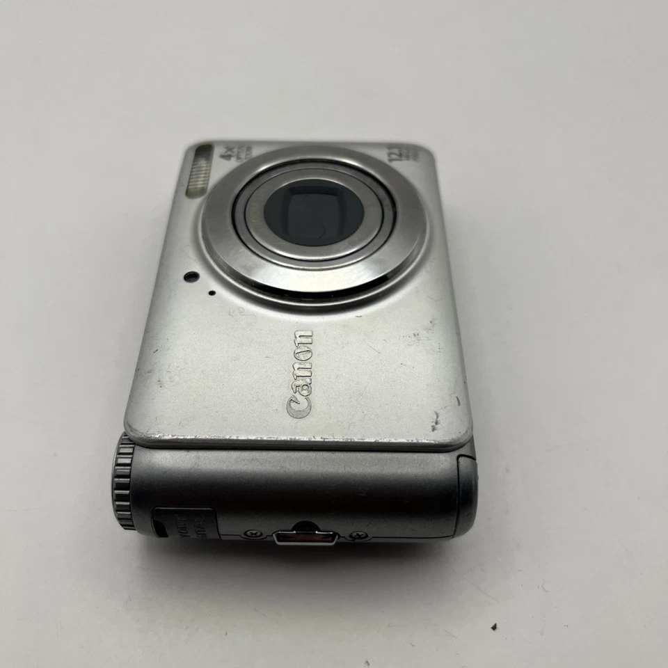 Canon PowerShot A3100 IS 12.1MP Digital Camera Silver Battery And Charger - Image 3 of 4