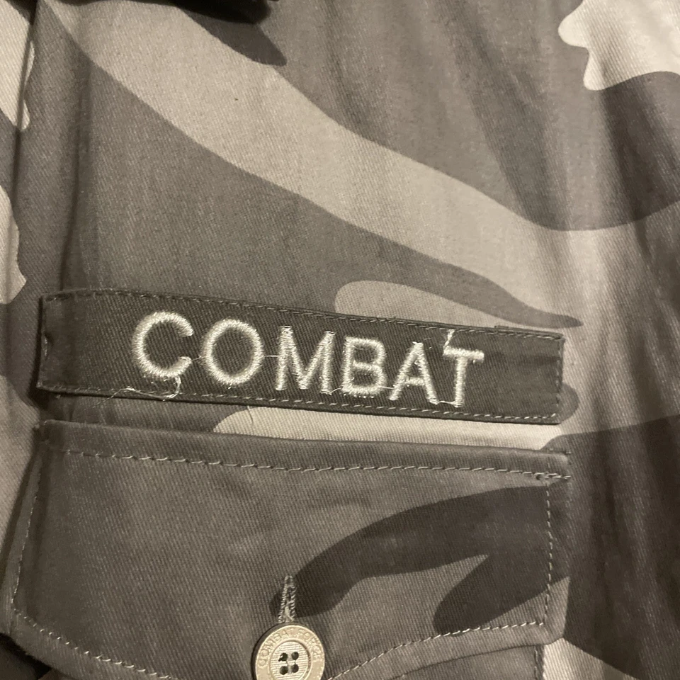 Camisa gris camuflada de combate de Halloween parches de disfraces grandes prendedores 100 % algodón Foto 4 de 4