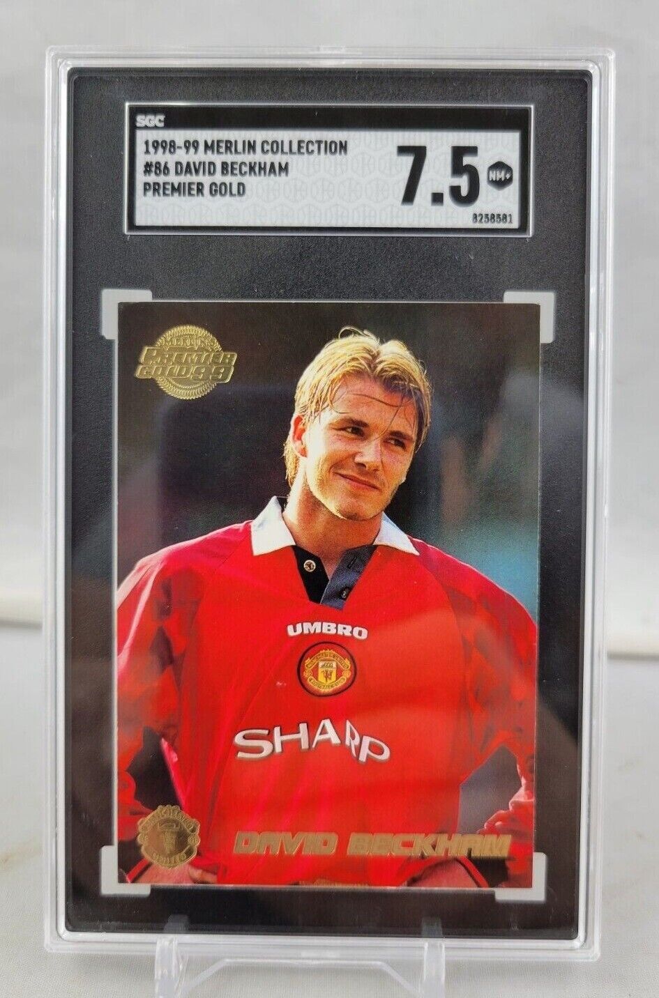 1998-99 Merlin Collection #86 David Beckham Premier Gold SGC 7.5 Manchester  U