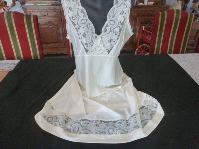 Nuisette Combinaison vintage 70'S dentelle jaune Pastel Taille l/40 - Vêtements