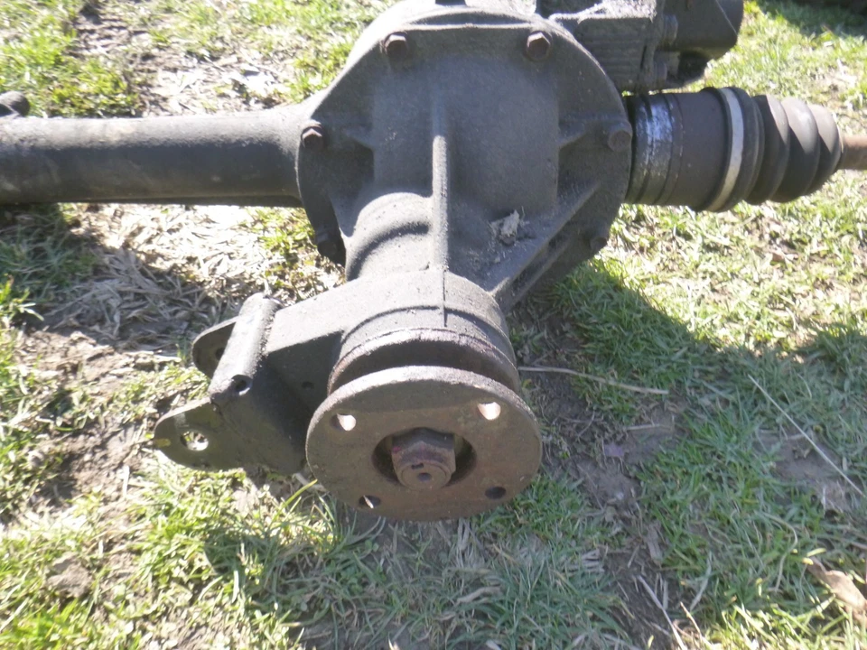 2002 Chevrolet Tracker Front Differential / Front Pumpkin - Image 2 of 4