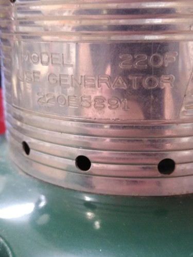 Vtg 1971 Coleman Model 220F 2 Mantle Green Lantern Pyrex Globe Very Good Shape! - Picture 4 of 12