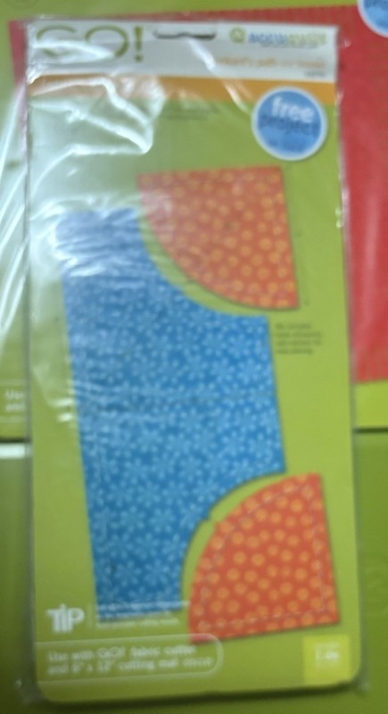 Accuquilt GO! Fabric Cutting Die, new in package, Drunkards Path #55070