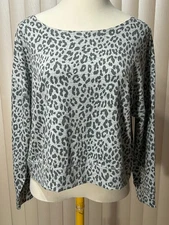 Jenni Long Sleeve Pajama Top L Lounge Relax Cozy PJs Sleep Shirt Leopard Gray