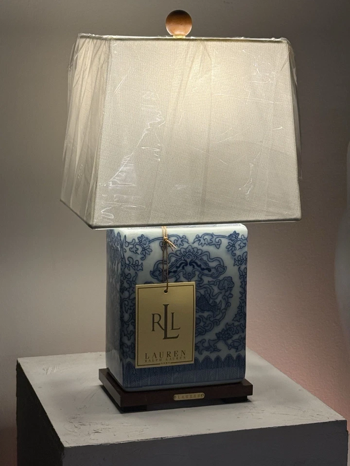 "Lámpara de mesa Ralph Lauren de porcelana azul y blanca 17"" - diseño clásico chinoiserie" Foto 2 de 4