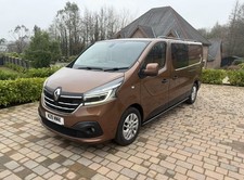 Renault Trafic Factory crew cab leather seats