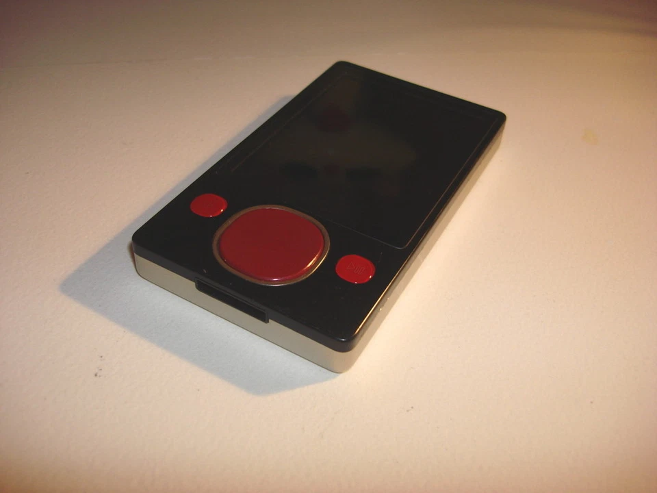 MICROSOFT ZUNE CUStOM NEGRO/ROJO 80GB...BATERÍA NUEVA... Foto 3 de 4