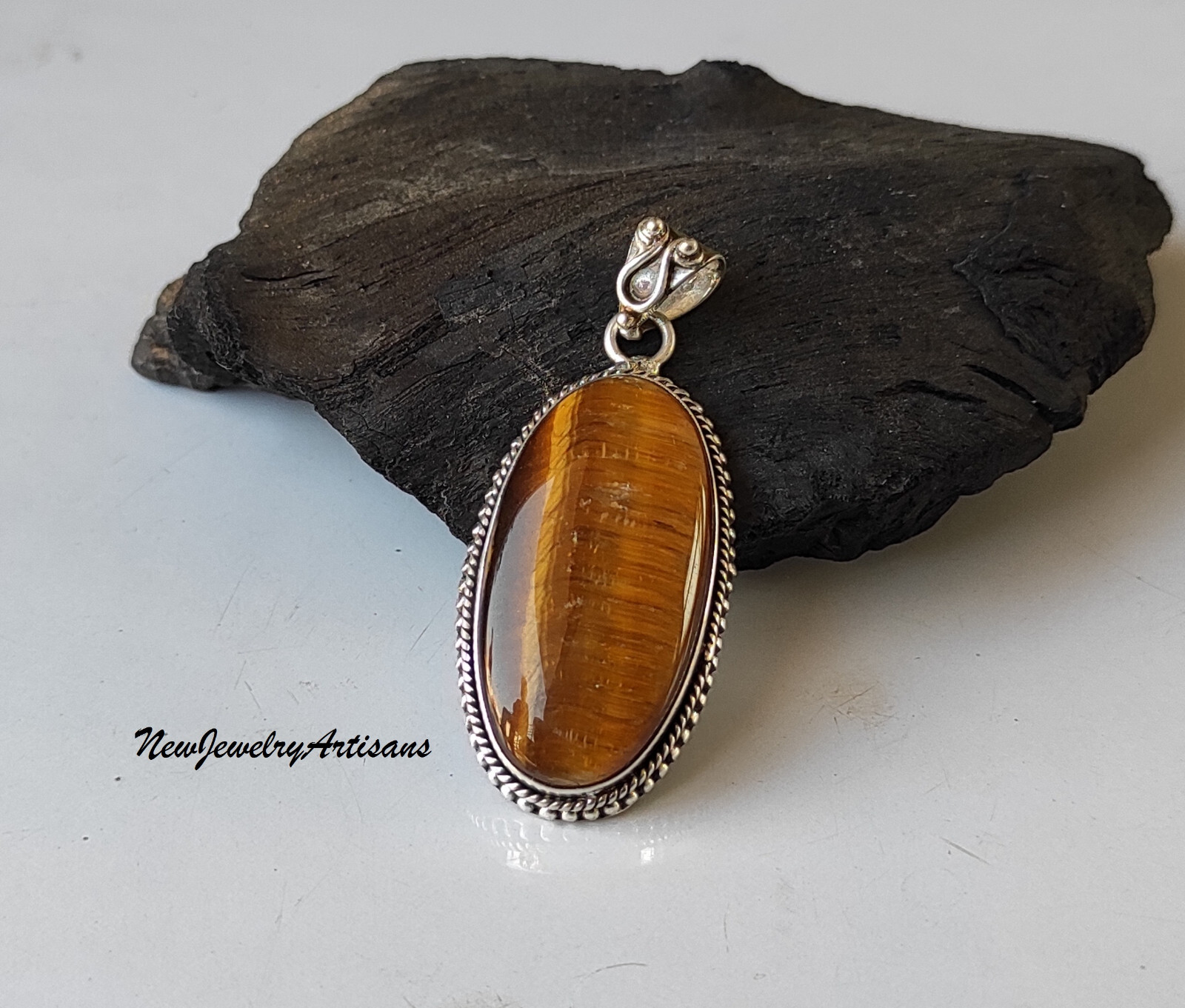 Aquamarine Pendant Handmade jewelry Women jewelry Gift For love Oval Stone A169