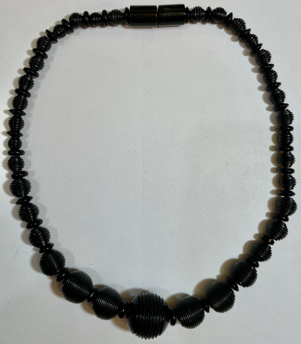 VINTAGE ART DECO MIDCENTURY BLACK PLASTIC BEAD HIDDEN CLASP NECKLACE