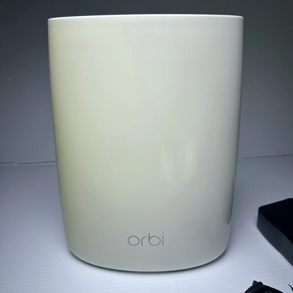Netgear Orbi RBR50 AC3000 Tri-Band MESH WIFI Router Base Station - Image 2 of 4