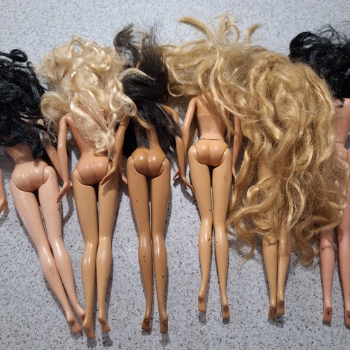 5 x Vintage Barbie Type Dolls Lot 1999 Mattel, and a simba toys doll, No clothes - Picture 7 of 14