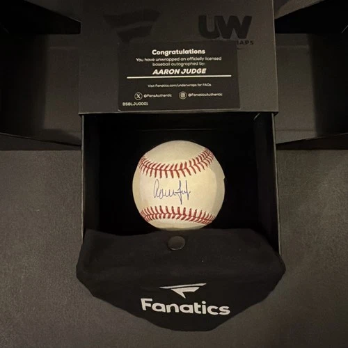 Aaron Judge New York Yankees Signed Baseball - Fanatics/MLB Hologram Certs