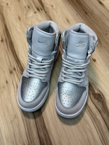 Jordan 1 Retro High CO Japan Neutral Grey Size 6Y