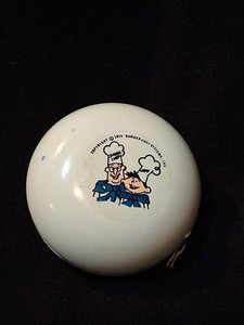 Vintage 1972 Burger Chef Yo-yo,Burger Chef Character White With Original String.