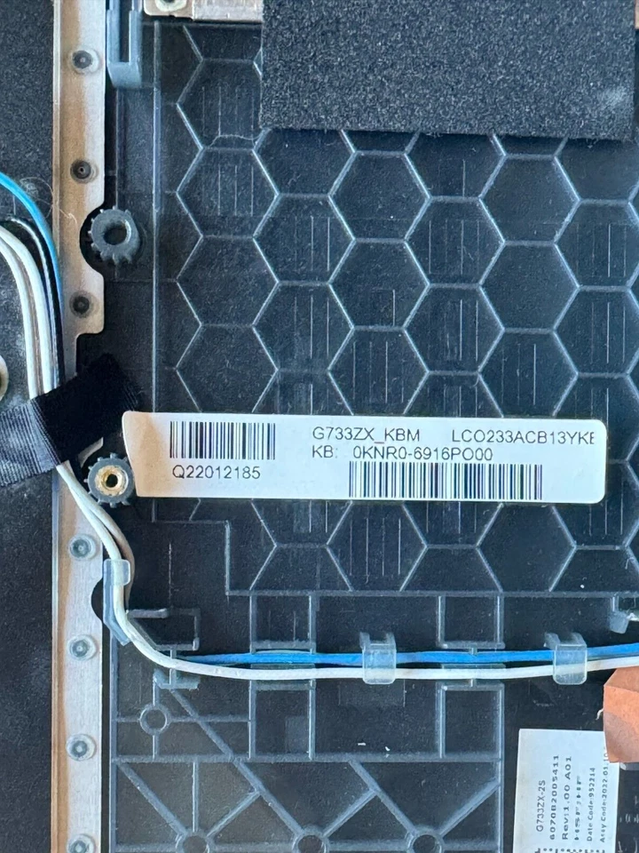 Genuine Asus Strix SCAR 17 G733ZX and G733QM Series Palmrest w/Keyboard - Image 3 of 4