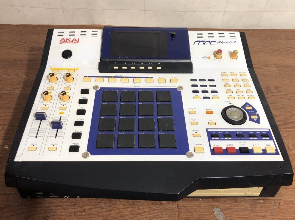 AKAI MPC4000 ジャンク mpc Akai MPC 4000 White - Used - MPCstuff
