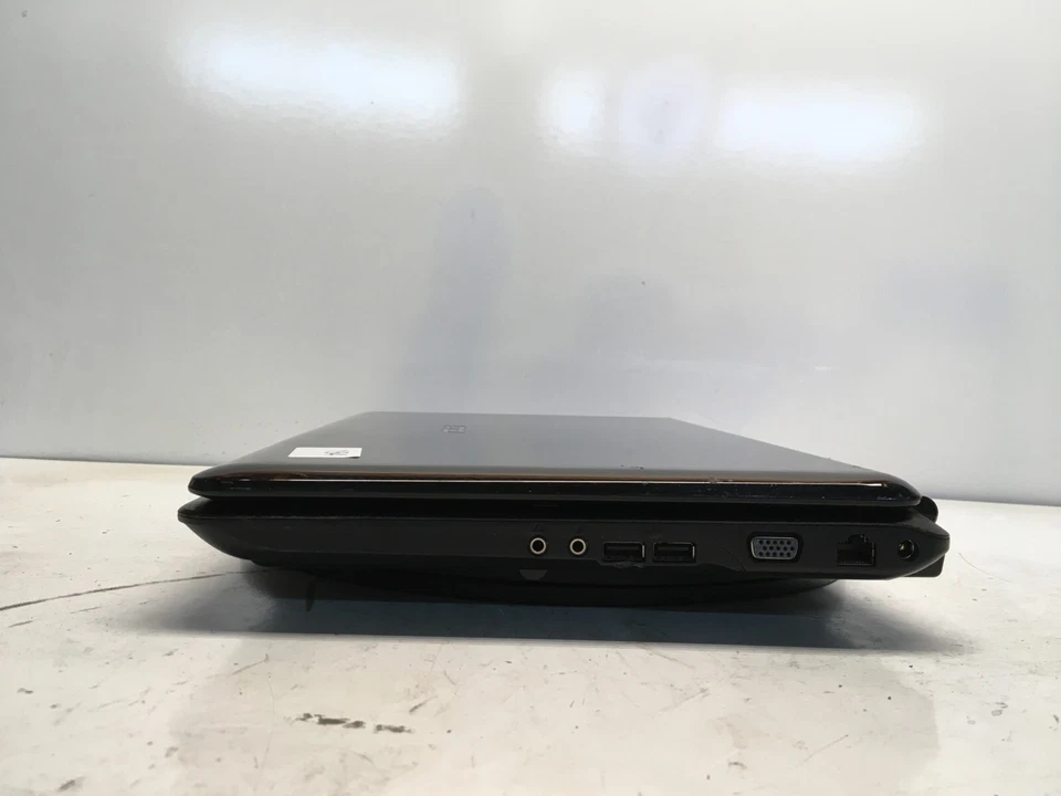 Asus K60I Intel Pentium Dual-Core T4400 2,2 GHz 4 GB SIN DISCO DURO sin batería Foto 4 de 4