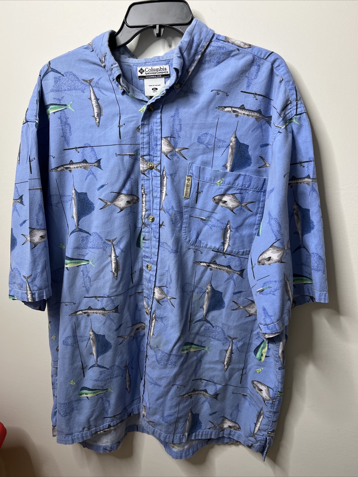 Columbia Shirt Mens XLarge Blue Button Down Short Sleeve All Over Fish Print