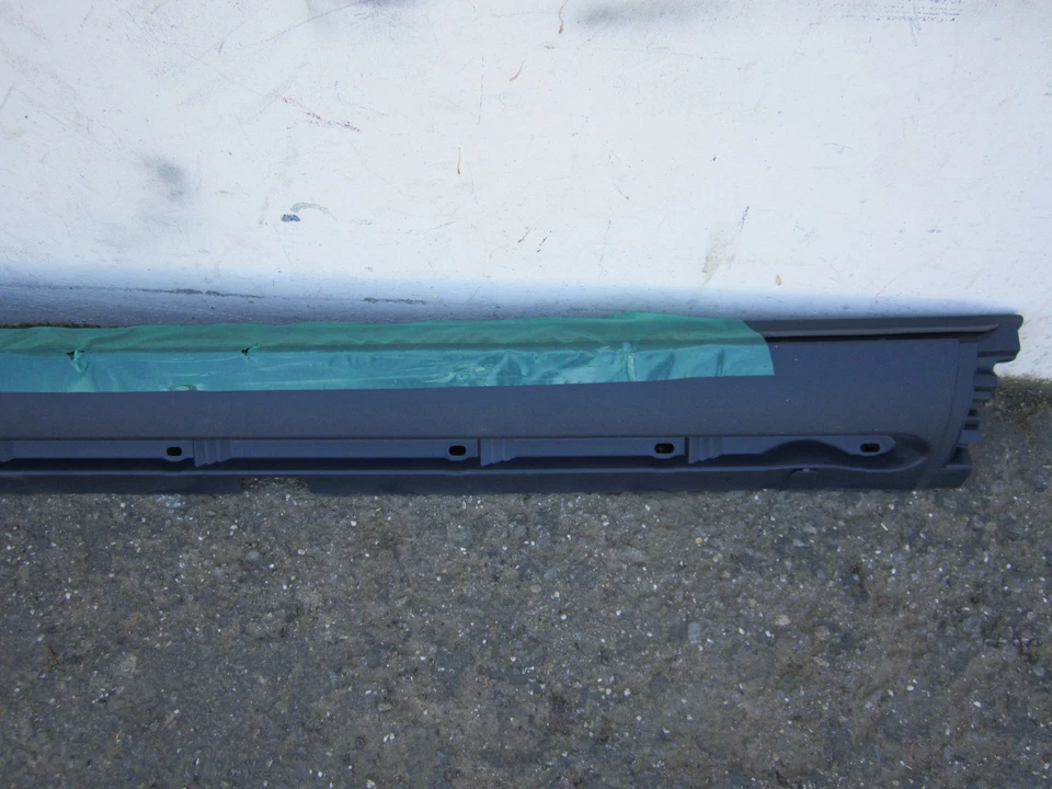 nn70598 Volvo V70 XC70 2001 2002 2003 2004 RH panel basculante faldón moldura OEM Foto 2 de 4