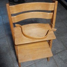 Kinder-, Babyhochstuhl Holz gebraucht, Stuhl ist höhenverstellbar