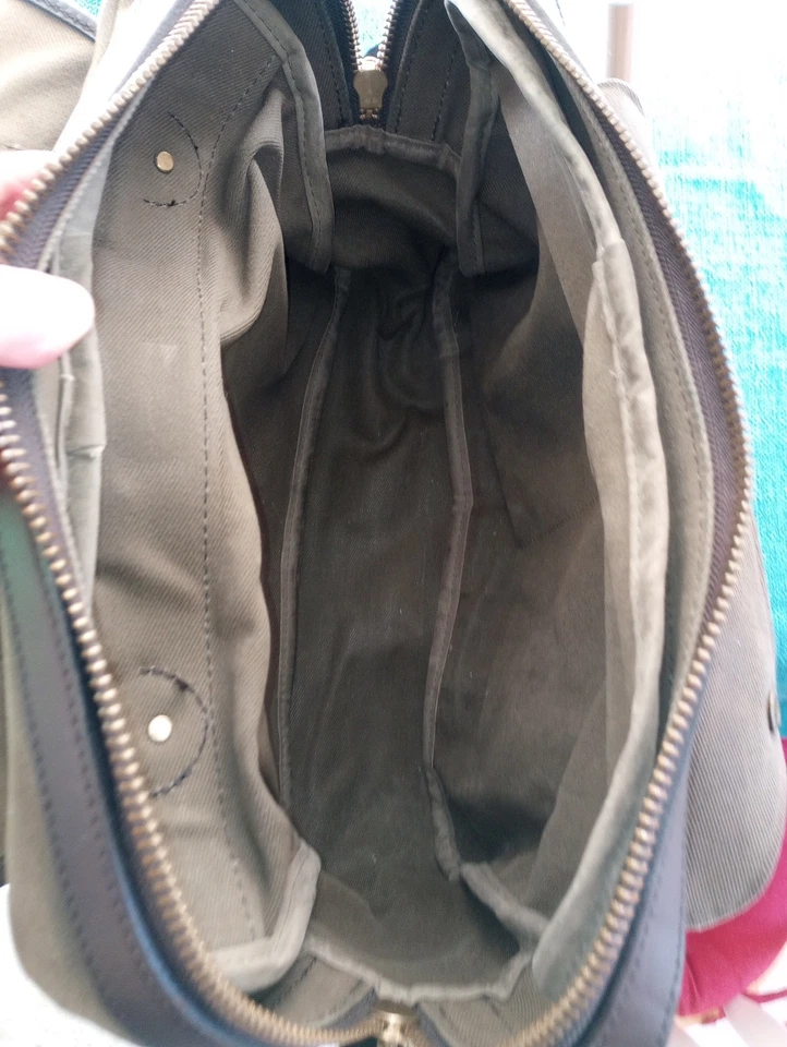 Bolso de viaje Filson de cuero verde nutria de colección EE. UU. Foto 3 de 4